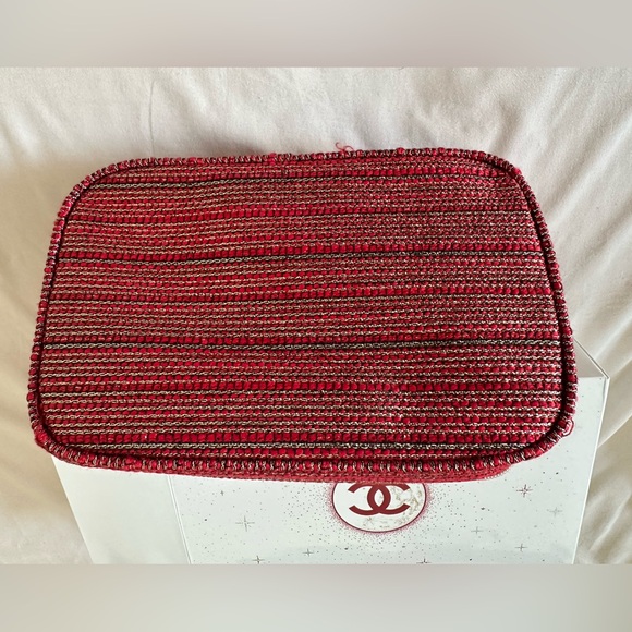 NWT Chanel makeup bag 2022 - Picture 4 of 6